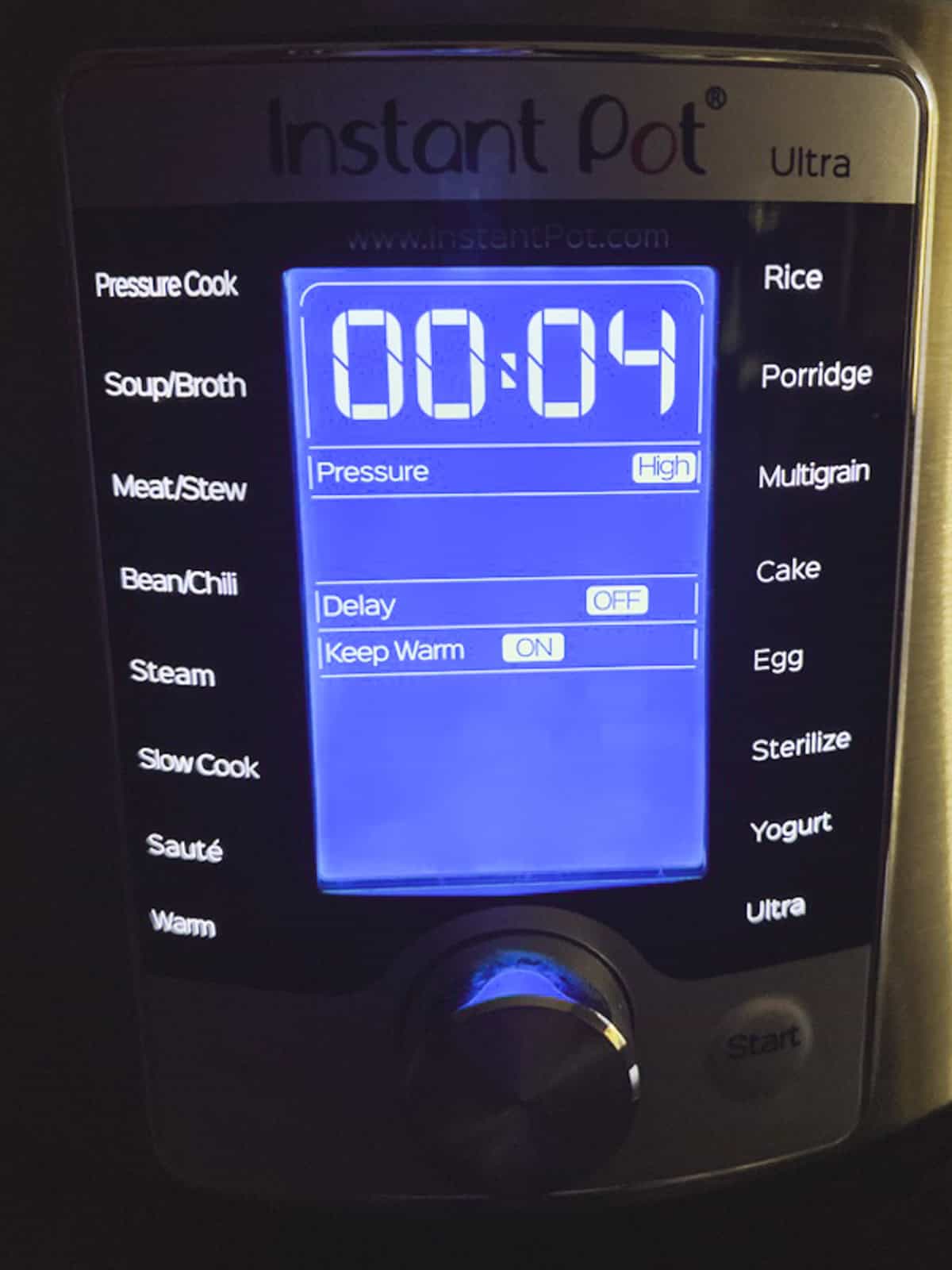 closeup of instant pot settings showing 4 minutes at high pressure